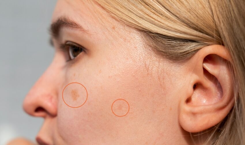 Portrait,Of,Young,Blonde,Woman,With,Blonde,Hair,Showing,Her